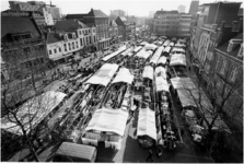 29712 Marktdag op de Markt in Eindhoven, ca. 1980