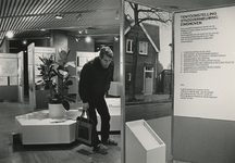 195528 Tentoonstelling Stadsvernieuwing Eindhoven in het Stadhuis, 3-1983