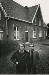 196046 Leden van de 'bewonerondersteuners stadsvernieuwing' tijdens de renovatie van de St. Rochusbuurt. Informatie ...