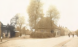 19585 Kruising van de Broekseweg met de 'Oude Torenstraat', 1943
