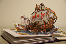 505246 Pop-up boek, zeilboten op zee, 2015