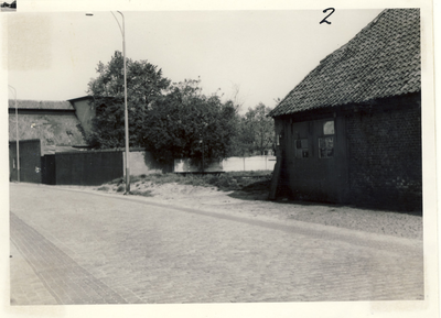 577763 Emmastraat, met links nog een deel van de brouwerij van Eijsbouts, 1961