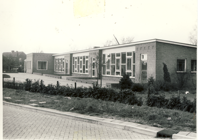 577864 Kleuterschool St. Theresia aan de Molenstraat 56, hoek Bergslandstraat, 1963