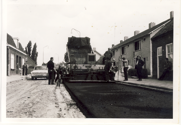 577997 Het asfalteren van de Wolfsberg, 1955-1965