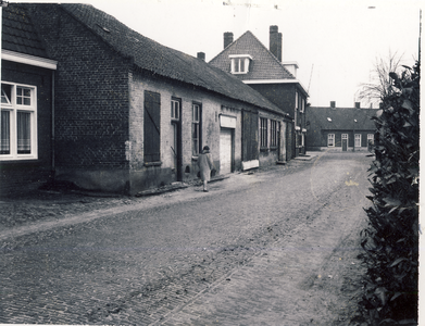 578251 Brouwerij Eijsbouts aan de Hemel, gezien in de richting van de Emmastraat, 1968
