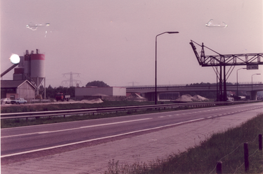 578300 Kanaaldijk Noord bij sluis 11, links Raaymakers betoncentrale, 1983
