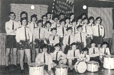 578367 Drumfanfare Jong Nederland bij het 25-jarig bestaan, 1977