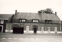 578421 Woning en bedrijfspand, Autobusbedrijf Van Asten, Emmastraat 18-20, 1980-1990