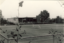 578622 Tennispark 't Root met op de achtergrond het paviljoen, 1970-1980