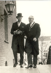 578821 Inhuldiging Burgemeester Rutten. Op het bordes met loco-burgemeester Has van Bussel, 1969
