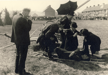 578831 Demonstratie groep brandweer uit Mierlo, ter gelegenheid van het 200 jarig bestaan brandweer Asten, 3-6-1963