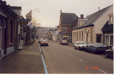 579155 Burgemeester Wijnenstraat, met rechts de villa van Bluijssen, later antiekhandel van den Heuvel, 18-11-1998