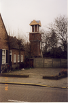 579445 De toren in de achtertuin van Joep van den Boomen aan de Emmastraat 25a, 25-2-1998