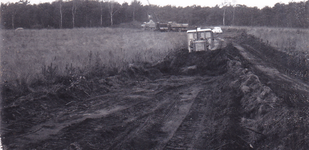 579503 Werkzaamheden bij de aanleg van de visvijver De Witte Bergen aan de Gezandebaan, 1960-1970