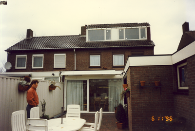 579759 Achterkant van de woning van dhr. Konings, aan de Jasmijnstraat 12, 06-11-1996