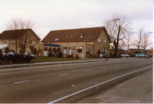 580208 Café op de kruising van de Marialaan en de Kluisstraat, 22-2-1990