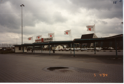 580451 Hoofdstation van Kras Busreizen, tussen Motel Nobis en de A67, 3-4-1994