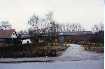 580571 Woonhuis en een grote schuur van Van Bussel, aan de Ommelseweg , 1987