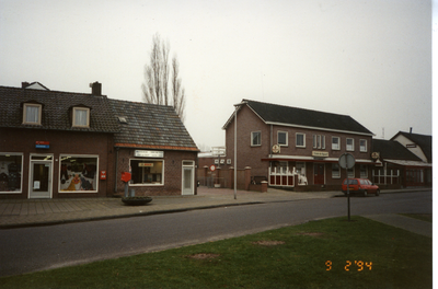 580637 PTT/Postbank-gebouw, Maatkeukens en Timmerwerken Ben van Rooy en café de Sport aan het Vorstermansplein 26, 28 ...