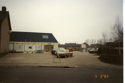 580682 A-Markt aan het Vorstermansplein 4. Rechts Veldmaster Farm Equipment., 09-02-1994