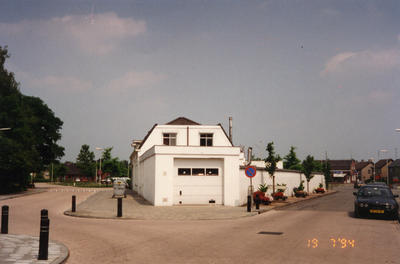 580683 Garage van een bedrijfspand en woonhuis aan het Vorstermansplein 1, 19-07-1994