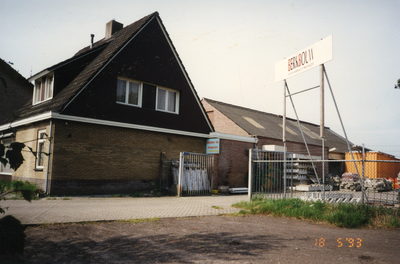 580712 Woonhuis, met bedrijfsruimte van Berkbouw, aan het Vorstersmansplein, 18-5-1993