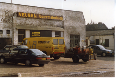 580804 Bedrijfspand van Veugen bouwmaterialen, februari 1990