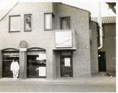 580838 Shoarma bar en koffie-shop In de Beukelaar aan de Prins Bernhardstraat, 1975-1985