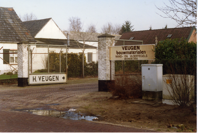 580866 De inrit van Veugen bouwmaterialen aan Voorste Heusden, februari 1990