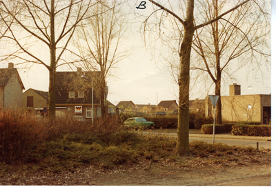 580872 Woonhuis van Waals aan Voorste Heusden, 1983