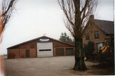 580906 Loonbedrijf J. Berkers en woonhuis aan de Voordeldonk 97, Maart 1992