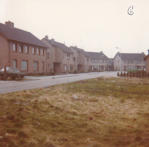 581071 Woningen aan de Vlinkert 60 t/m 78, maart 1980