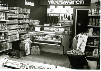 581255 Interieur van Végé levensmiddelen van Van Bussel aan de Prins Bernhardstraat, 1960-1970