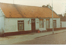576178 Snoepwinkel van Toon van Heugten, Kerkstraat, 1975