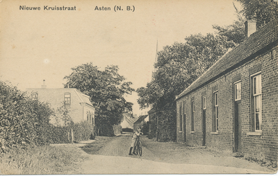 576269 Nieuwe Kerkstraat, gezien in de richting van het Koningsplein. Links het huis van Jan van Schayk, rechts het ...