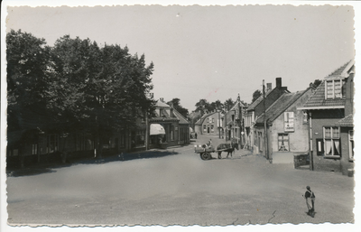 576291 Prins Bernhardstraat, gezien vanaf de Markt, met rechts het postkantoor, 1955