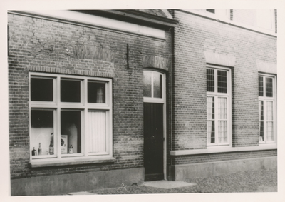 576772 Drankenhandel en slijterij van van Roij, Burgemeester Wijnenstraat, 1955