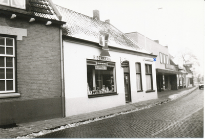 576903 Drogisterij van R. Berkers, Prins Bernhardstraat, 1969