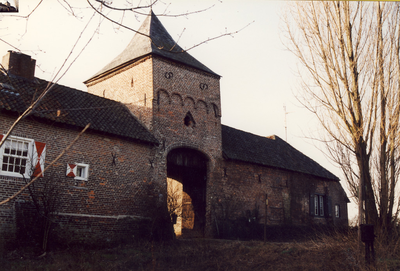 577019 Poortgebouw van het kasteel Asten, 1-1993