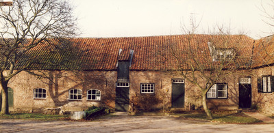 577028 Boerderij op binnenplaats bij kasteel Asten, 1-1993