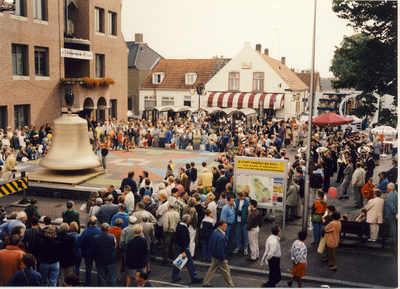 577271 Presentatie grootste klok ter wereld in Asten, 03-09-1995.
