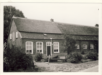 577332 Boerderij aan de Busselseweg 9, 1973