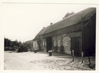 577333 Boerderij aan de Busselseweg 9, 1973