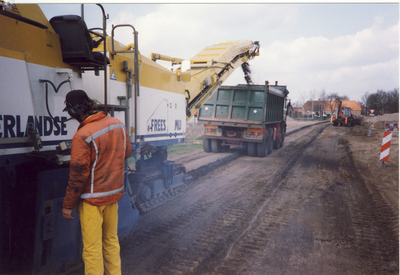 577435 Het afgraven van de wegtracé, 1994