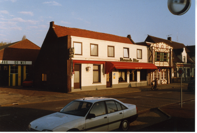 581281 Garage en café de Wit aan de Markt 13, Februari 1990