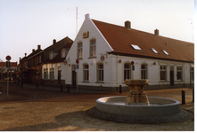 581283 Café Pallieter op de hoek Marktstraat en Julianastraat, Februari 1990