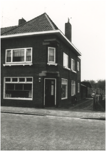 3970 Winkel in textielbenodigdheden mevr. Schaap-Timmers, Woenselsestraat 240, 1967