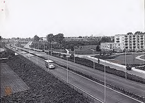 19557 Serie van drie panoramafoto's van de Boutenslaan, met het 'verzorgingshuis Den Elzent' aan de 'Alberdingk ...