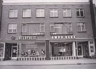 27641 Assurantiekantoor Peeters, Hoogstraat 220 en AMRO-bank, Hoogstraat 222, 03-1972