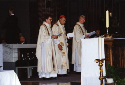 214404 Het 100-jarig jubileum van de harmonie St. Cecilia: Pastor van As, Mgr. Bluijssen en pastor van Ras tijdens de ...